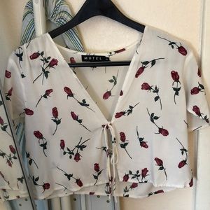 🆕// Princess Polly crop tie